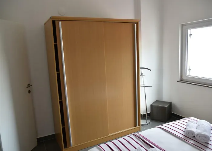 Pina Chantos Apartamento Tisno