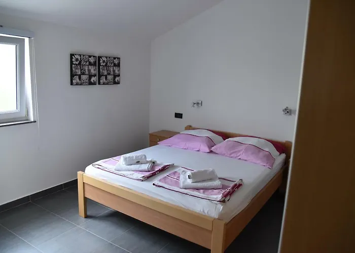 Pina Chantos * Tisno